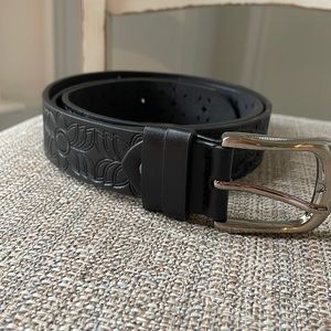 Beautiful black belt with detail